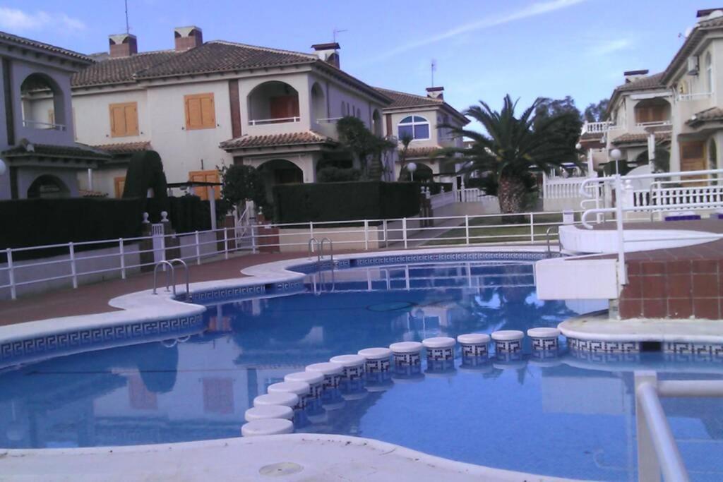 La Casa De La Palmera Apartment Torrevieja Luaran gambar