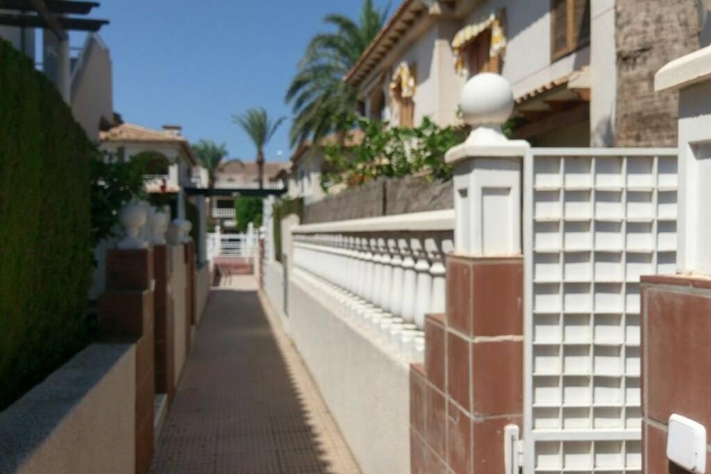 La Casa De La Palmera Apartment Torrevieja Luaran gambar